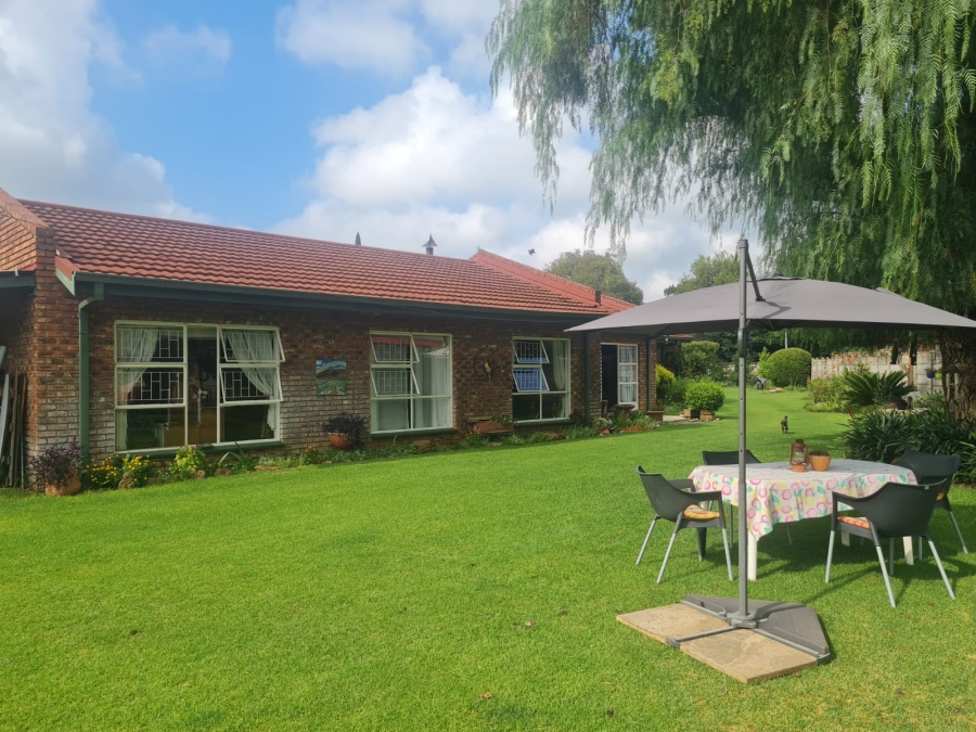 4 Bedroom Property for Sale in Miederpark North West